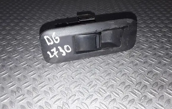 Nissan Primera Electric window control switch 25411AV600