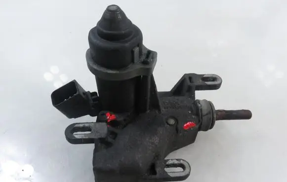 Clutch release bearing slave cylinder