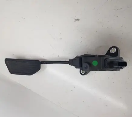Toyota Avensis T270 Accelerator throttle pedal 7811002150