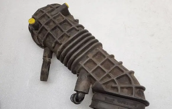 Audi 100 200 5000 C3 Air intake hose/pipe 034133357H