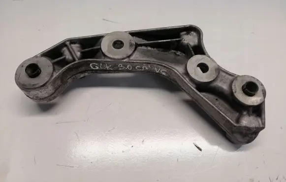 Mercedes-Benz GLK (X204) Rear differential/diff mount bracket A2720140195
