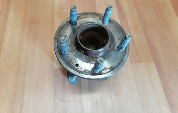 Opel Astra K Rear wheel bearing hub 13517460 13580386 13507454