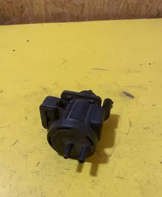 Mercedes-Benz C W203 Turbo solenoid valve A0005450427 0005450427