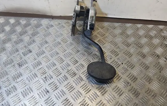 Mini One - Cooper Coupe R56 Brake pedal 6770613 35006770613