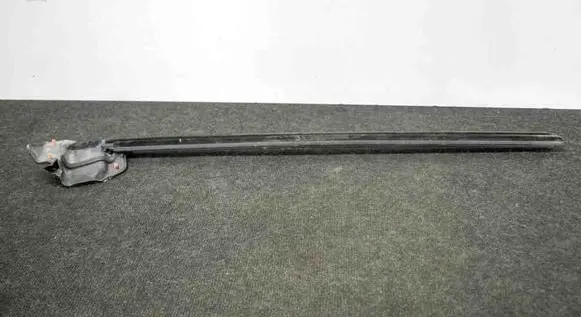 Tesla Model 3 Door glass trim 109049500E 109049600F