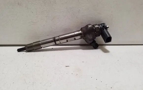 Audi A1 Fuel injector 0445110473 04L130277AD
