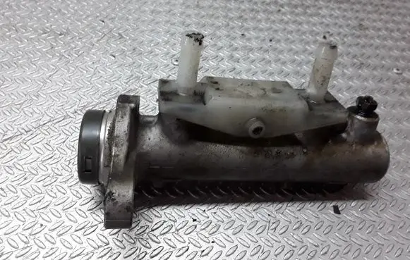 Mitsubishi Outlander Master brake cylinder