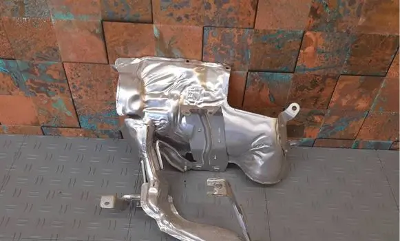Mini One - Cooper F56 F55 Heat shield in engine bay 8483369 11658483369
