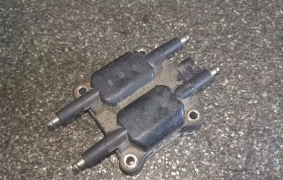Chrysler Neon II High voltage ignition coil 4557468