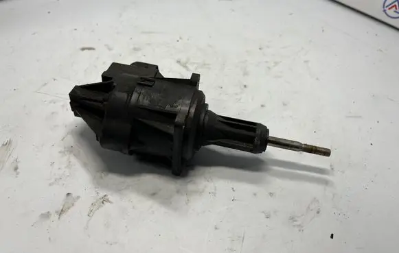BMW X5 F15 Turbine electric control actuator 7643115 11657643115 7648913