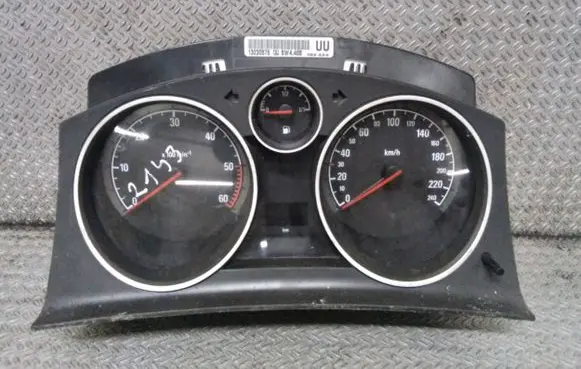 Opel Zafira B Speedometer (instrument cluster) 13230576