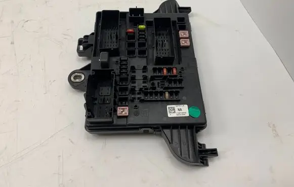 Opel Insignia A Fuse module 1327731703 11050726608 13277317