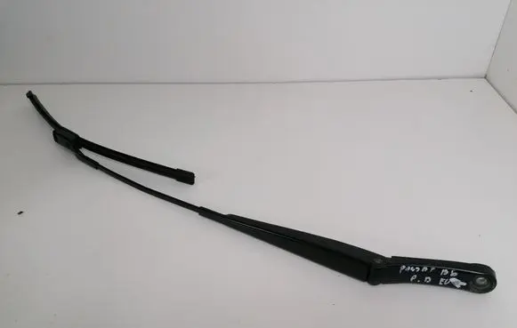 Volkswagen PASSAT B6 Windshield/front glass wiper blade 3C1955410B