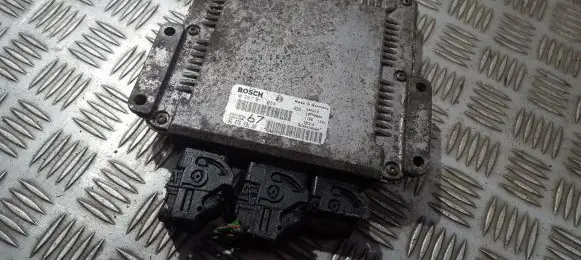 Citroen Xsara Picasso Engine control unit/module 0281011084 9647693180edc15c2