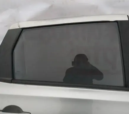 Nissan Qashqai Rear door window glass