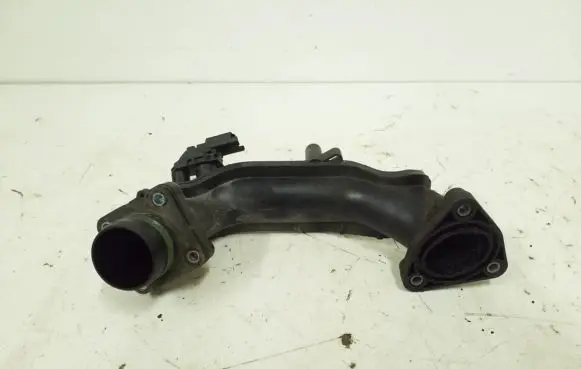 Coolant pipe/hose