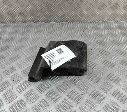 Audi A8 S8 D2 4D Rear bumper mounting bracket 4D0807572