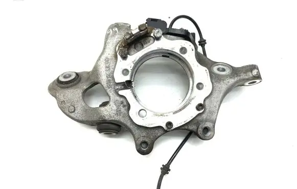 Mercedes-Benz E C207 W207 Rear wheel hub A2043570106