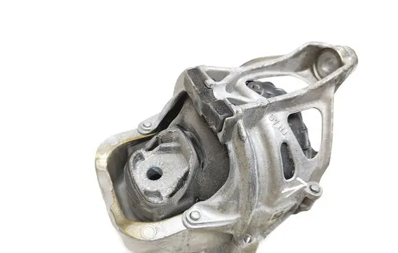 Engine mount bracket