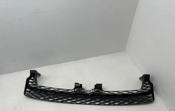 Volkswagen PASSAT B7 Front bumper mounting bracket 3AA807571