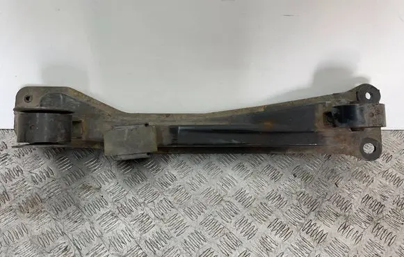 Engine mount bracket