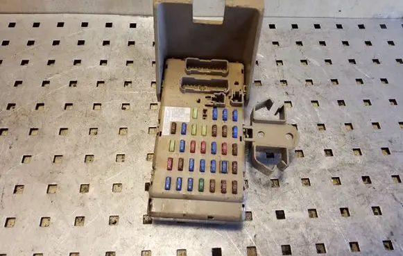 Subaru Legacy Fuse module 82201AG032