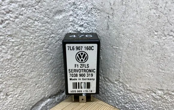 Volkswagen Touareg I Other relay 7L6907160C 5DS00947018