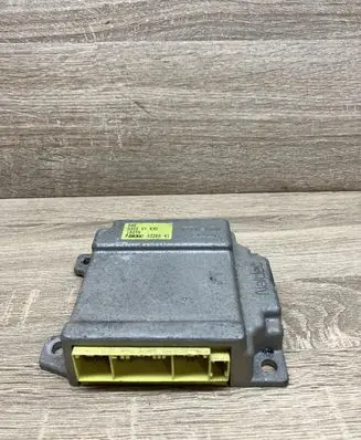 Mazda 323 F Airbag control unit/module B30E57K30 3326641