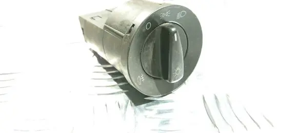 Volkswagen Golf IV Light switch 1C0941531