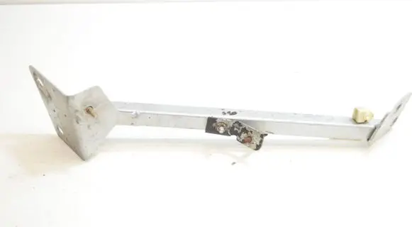 Audi A8 S8 D3 4E Fender mounting bracket 4E0805464E