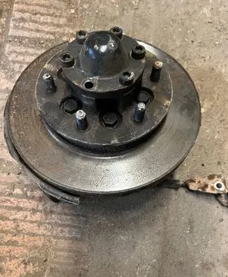 Opel Frontera B Front wheel hub spindle knuckle