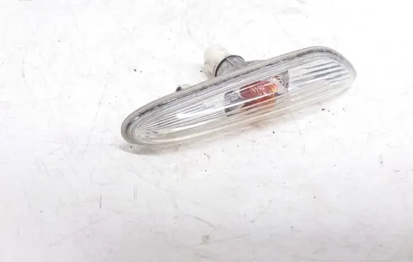 BMW 5 E60 E61 Front fender indicator light 8382104
