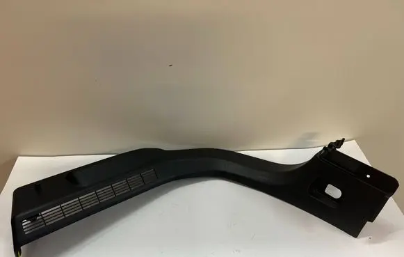 Mazda 3 III Tailgate/trunk side cover trim BJT66884Z