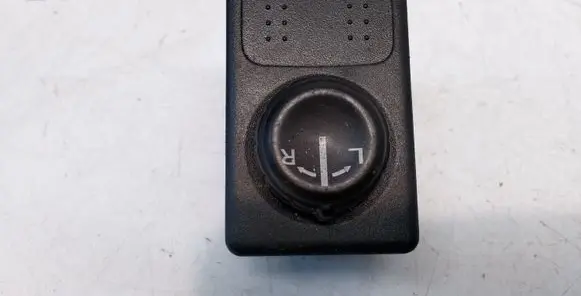 Nissan Almera Tino Wing mirror switch