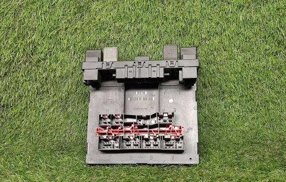 Skoda Octavia Mk2 (1Z) Power management control unit 3C0937049AJ
