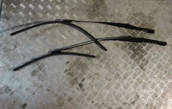 Porsche Taycan 9J1 Windshield/front glass wiper blade 