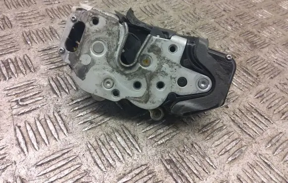 Opel Insignia A Front door lock