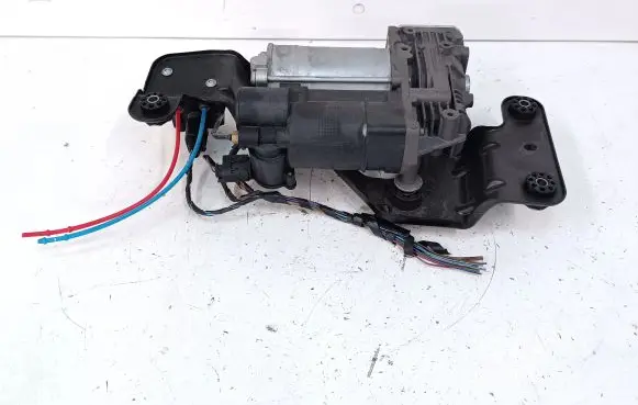 BMW X5M E70 Air suspension compressor/pump 6789938 EBLV2008B4