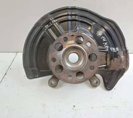 Mercedes-Benz CLA C117 X117 W117 Front wheel hub A2464210720