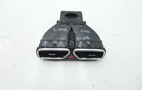 Volkswagen Eos Dash center air vent grill 1Q0819735C 1Q0819728H