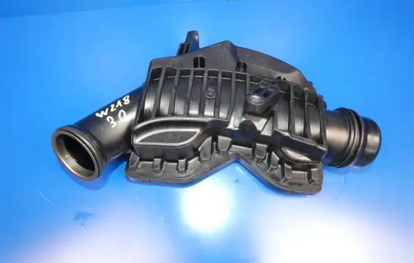 Mercedes-Benz CLS C218 X218 Intake resonator A6421403887 1403887