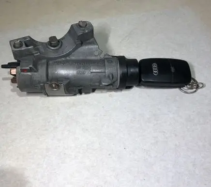 Audi A4 S4 B6 8E 8H Ignition lock 4B0905851
