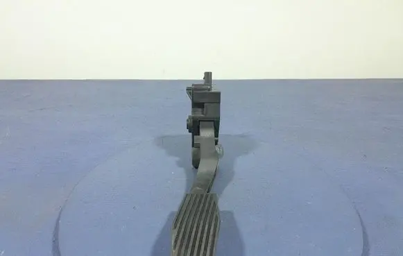 Opel Insignia A Accelerator throttle pedal 84657611