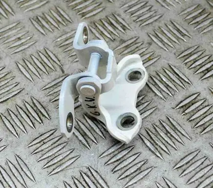 Toyota C-HR I Rear door lower hinge