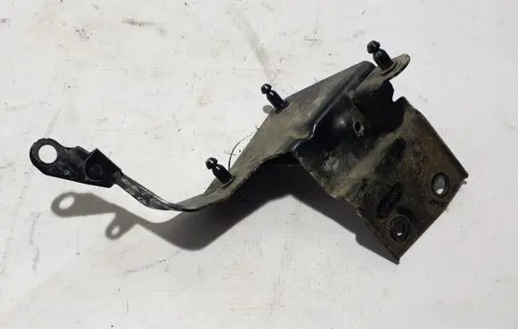 Skoda Octavia Mk4 ABS pump bracket 5Q1614235G