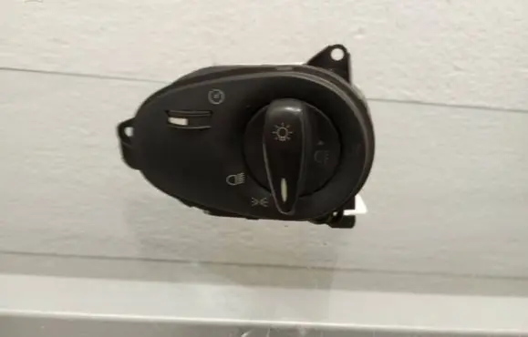 Ford Focus Light switch 98AG13A024DF 010628C 04052534