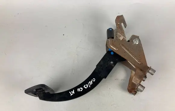 Subaru Outback (BS) Brake pedal