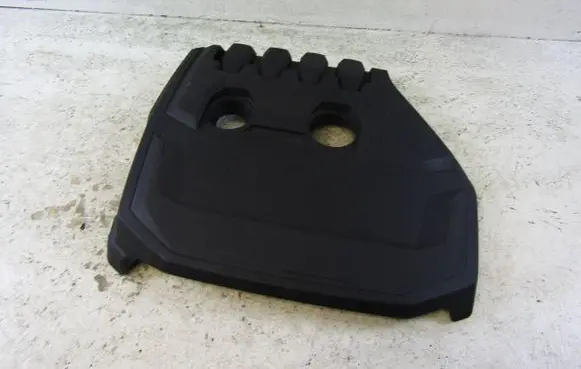 Volkswagen Golf VIII Engine cover (trim) 05E103925R 05E103925P