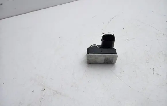 Mercedes-Benz C W205 Airbag deployment crash/impact sensor A0009057600 10171103113