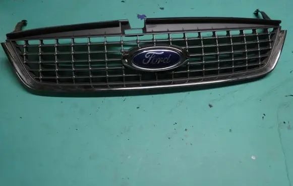 Ford Mondeo MK IV Front grill